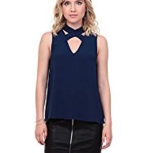 NWT front criss crosses Blouse